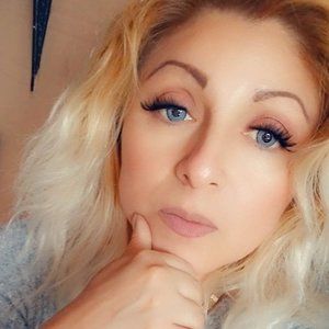 Meet your Posher, Claudia